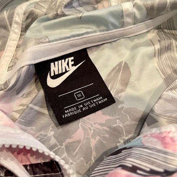 Nike Women's Hyper Femme Crop Windrunner White  XL - Picture 8 of 10